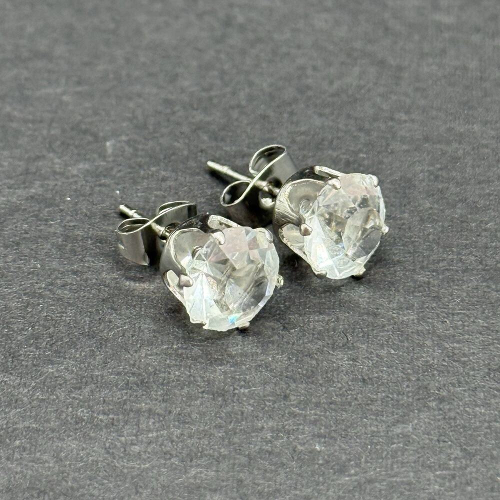 Classic Unmarked Silver Tone Clear Rhinestone Solitaire Stud Earrings Minimalist